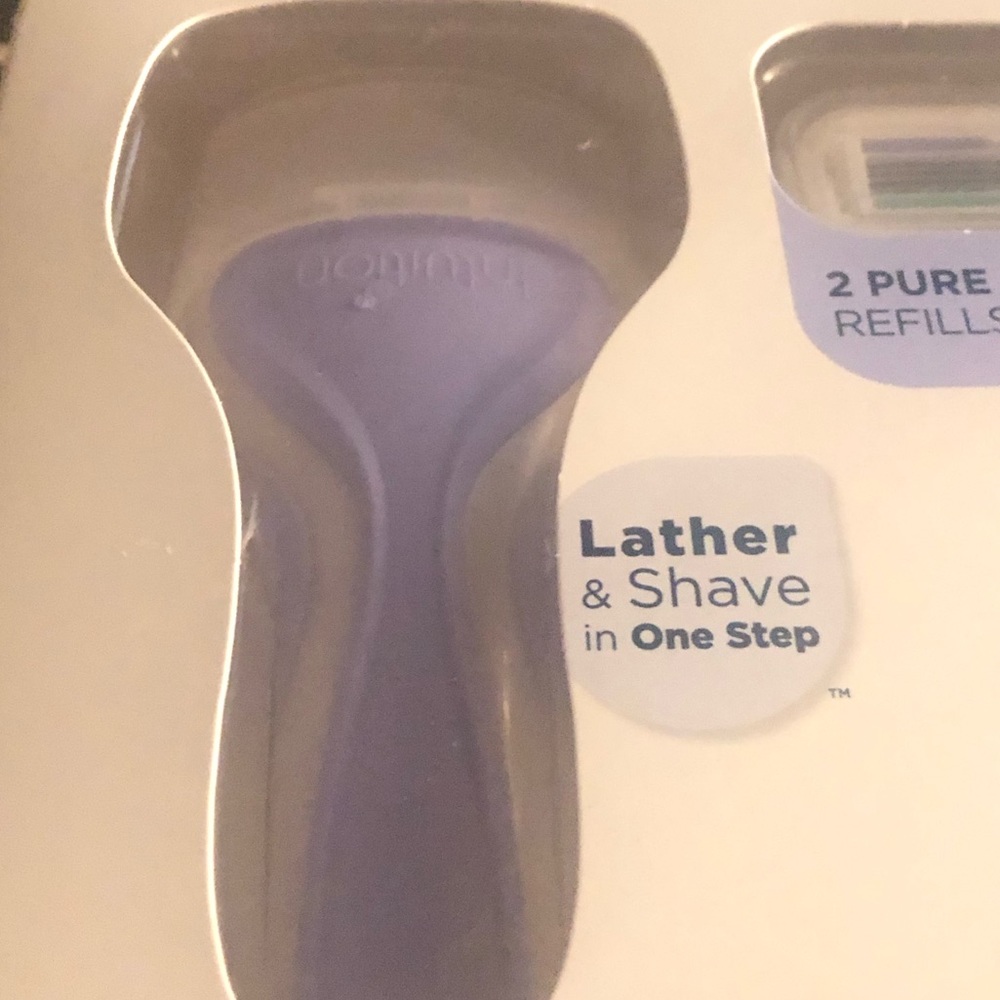 Schick Intuition Razor Set Handle 3 Refills - Picture 2 of 6